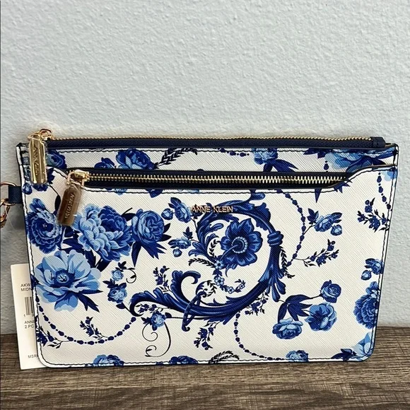 Anne Klein Blue and White Floral Wristlet ✨ - Picture 1 of 7